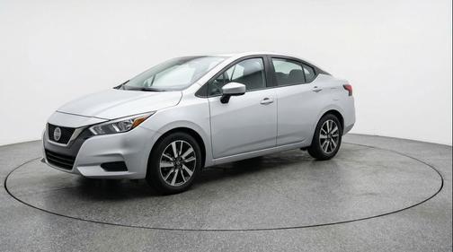 Brilliant Silver Metallic 2025 Nissan Versa 1.6 SV
