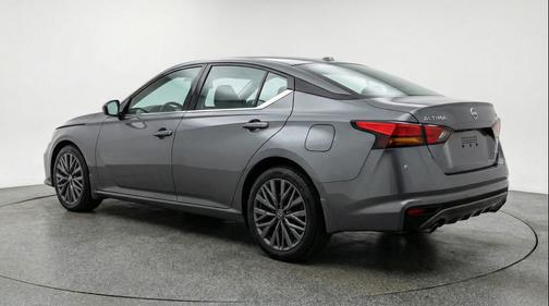 Gun Metallic 2025 Nissan Altima SV FWD