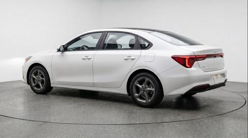 Snow White Pearl 2025 Kia K4 LXS