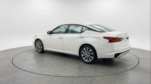Glacier White 2025 Nissan Altima SV FWD