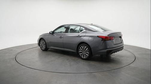 Gun Metallic 2025 Nissan Altima SV FWD