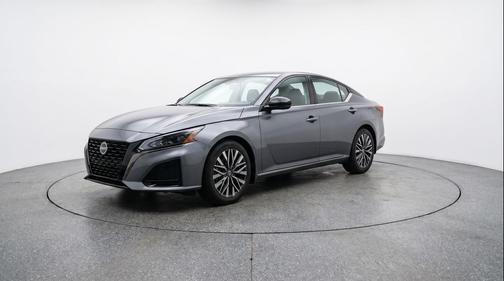 Gun Metallic 2025 Nissan Altima SV FWD