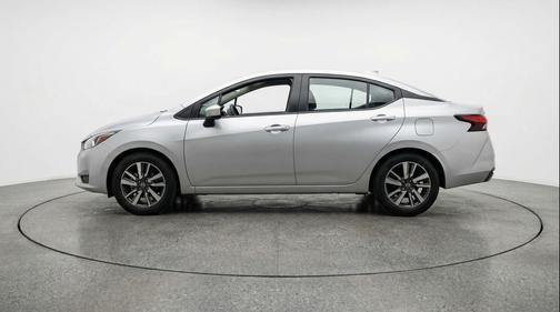 Brilliant Silver Metallic 2025 Nissan Versa 1.6 SV