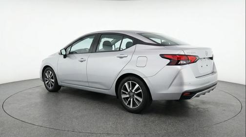 Brilliant Silver Metallic 2025 Nissan Versa 1.6 SV