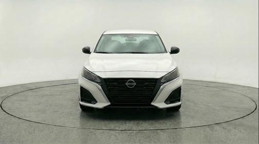 Glacier White 2025 Nissan Altima SV FWD