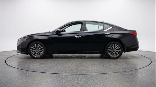 Super Black 2025 Nissan Altima SV FWD