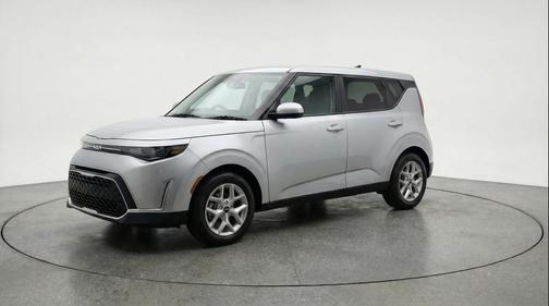 Gravity Gray 2025 Kia Soul LX