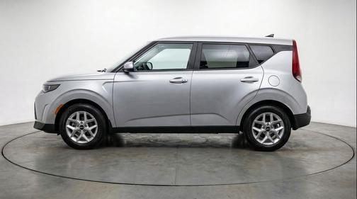 Gravity Gray 2025 Kia Soul LX