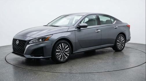 Gun Metallic 2025 Nissan Altima SV FWD