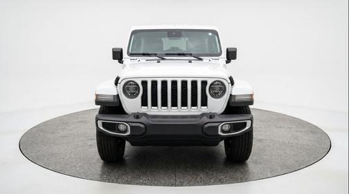Bright White Clearcoat 2025 Jeep Wrangler 4-Door Sahara 4x4