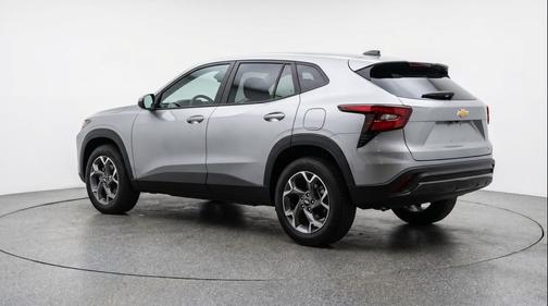 Sterling Gray Metallic 2025 Chevrolet Trax LT