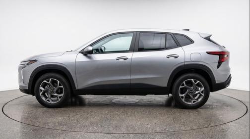 Sterling Gray Metallic 2025 Chevrolet Trax LT