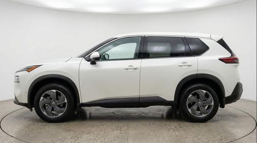 Everest White Pearl Tricoat 2025 Nissan Rogue SV