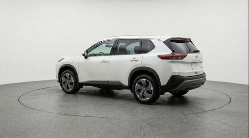 Everest White Pearl Tricoat 2025 Nissan Rogue SV