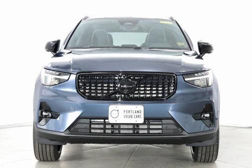 2026 Volvo XC40 B5 Ultra Black Edition