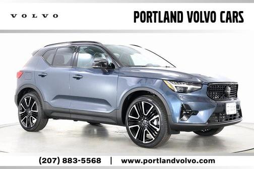 2026 Volvo XC40 B5 Ultra Black Edition
