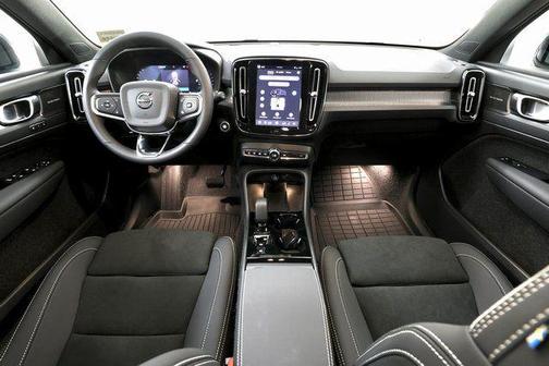 Denim Blue 2026 Volvo XC40 Black Edition Ultra, B5 AWD Gas (mild hybrid)