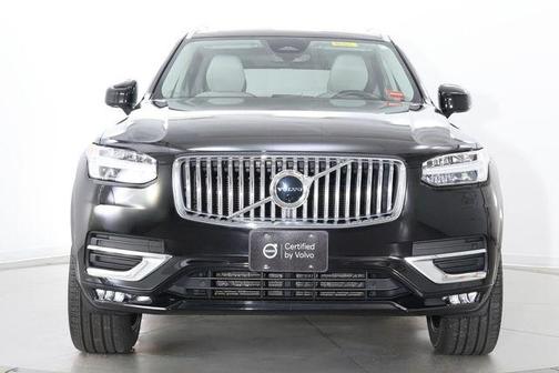 Onyx Black Metallic 2023 Volvo XC90 B6 Plus 7-Seater