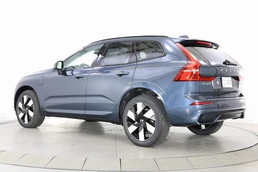 2025 Volvo XC60 Plug-In Hybrid T8 Plus