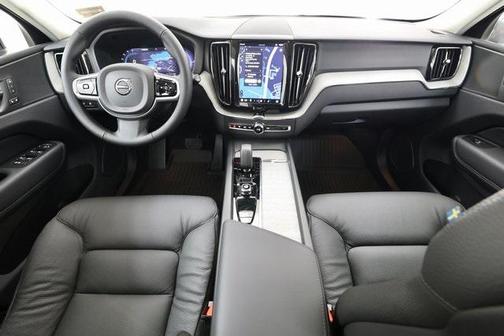 2025 Volvo XC60 Plug-In Hybrid T8 Plus