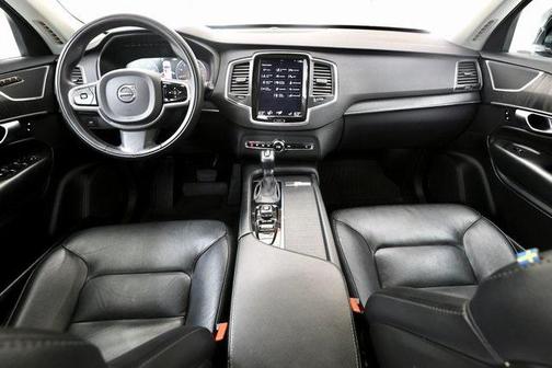 2020 Volvo XC90 T5 Momentum