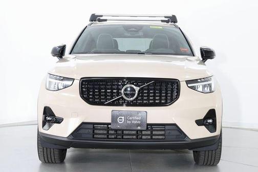 Sand Dune 2025 Volvo XC40 B5 Plus Dark Theme