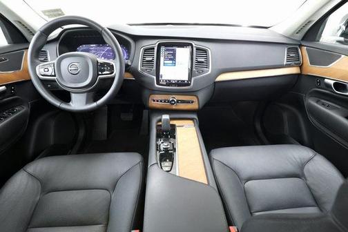2023 Volvo XC90 B6 Core