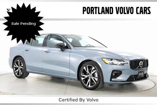 2024 Volvo S60 B5 Core Dark Theme