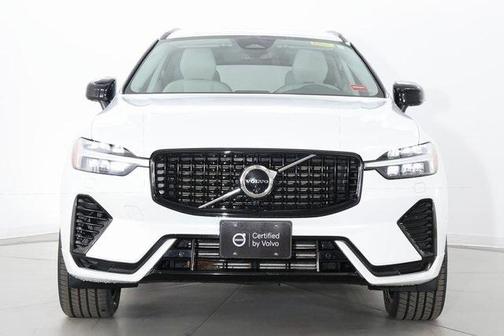 2024 Volvo XC60 Recharge Plug-In Hybrid T8 Plus Dark Theme