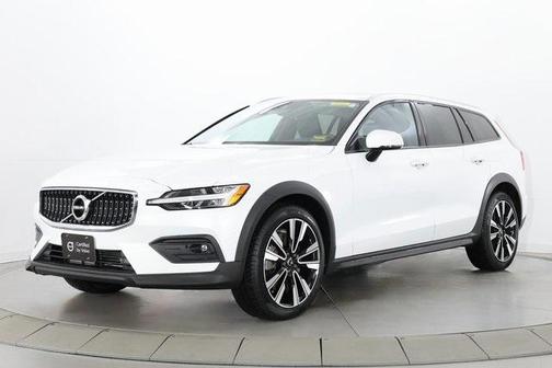2021 Volvo V60 Cross Country T5