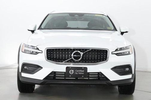 2021 Volvo V60 Cross Country T5