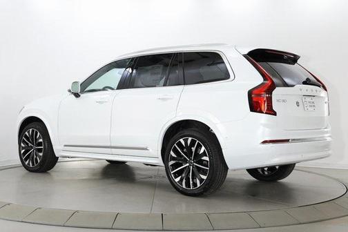 2025 Volvo XC90 B6 Plus 7-Seater