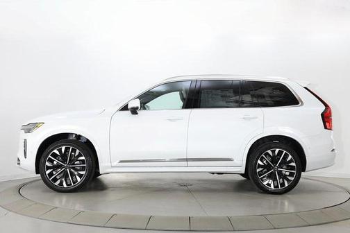 2025 Volvo XC90 B6 Plus 7-Seater