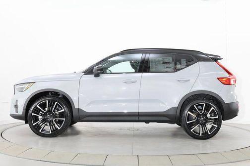 Vapour Grey Metallic 2026 Volvo XC40 Black Edition Ultra, B5 AWD Gas (mild hybrid)