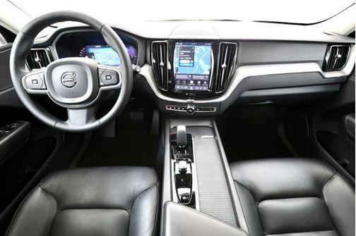 Black Stone 2023 Volvo XC60 Recharge Plug-In Hybrid T8 Core Bright Theme