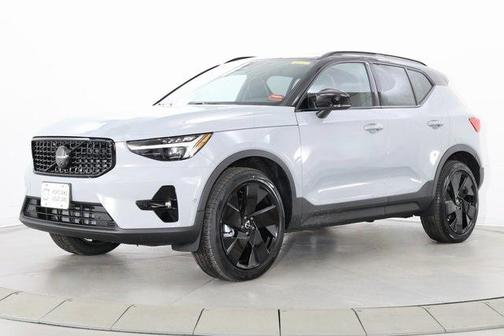 2026 Volvo XC40 Black Edition Ultra, B5 AWD Gas (mild hybrid)