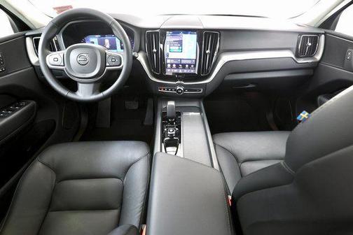 2025 Volvo XC60 B5 Core