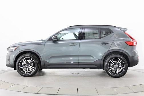 2026 Volvo XC40 B5 Core