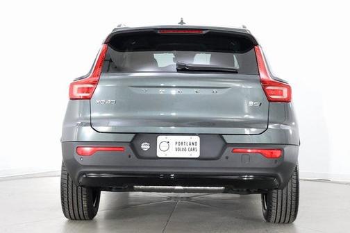 2026 Volvo XC40 B5 Core