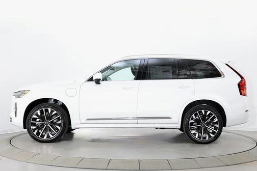 2025 Volvo XC90 Plug-In Hybrid T8 Ultra 7-Seater