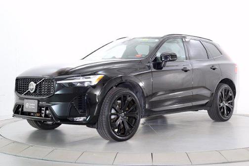 Onyx Black Metallic 2024 Volvo XC60 B5 Ultimate Dark Theme