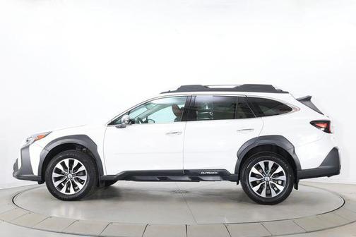 Crystal White Pearl 2023 Subaru Outback Touring