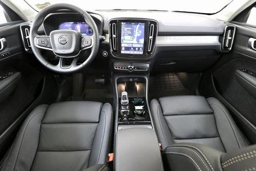 2026 Volvo XC40 B5 Plus