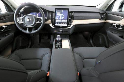 Onyx Black Metallic 2026 Volvo XC90 Plus, B6 AWD Gas (mild hybrid), Gasoline, Bright, 7 Seats