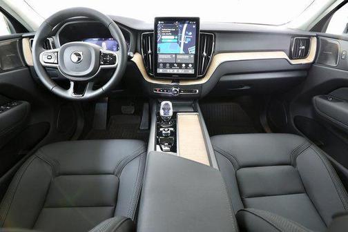 Mulberry Metallic 2026 Volvo XC60 B5 Plus