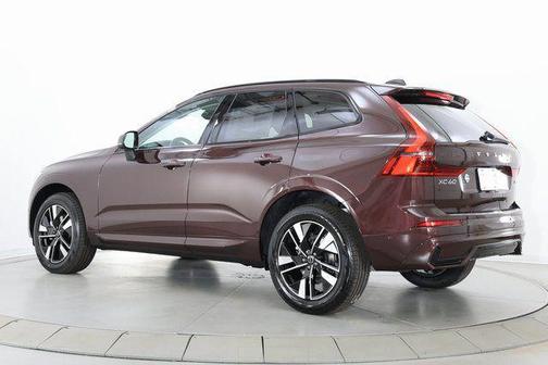 Mulberry Metallic 2026 Volvo XC60 B5 Plus