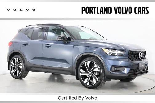 2022 Volvo XC40 T5 R-Design