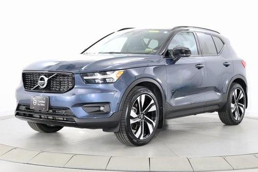 2022 Volvo XC40 T5 R-Design