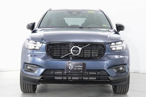 2022 Volvo XC40 T5 R-Design