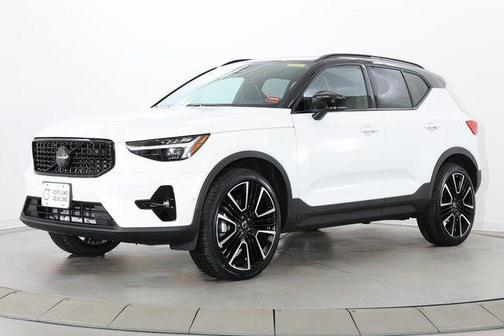 Crystal White 2026 Volvo XC40 Black Edition Ultra, B5 AWD Gas (mild hybrid)